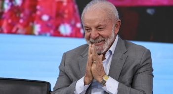 Lula descarta desafiar EUA, mas diz que Brasil não é republiqueta